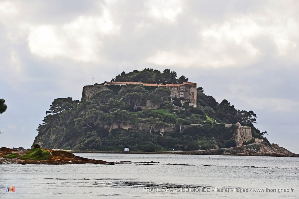 Fort de Bregancon 2.JPG - Fort de Brégançon.  Le 05 décembre 2014 sous la pluie.